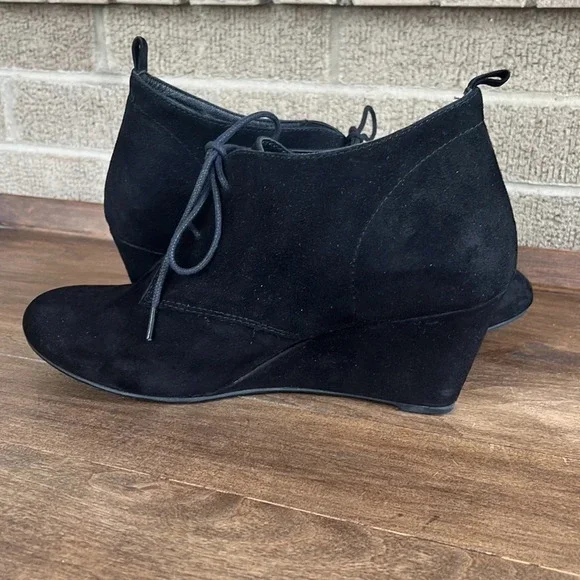 NWOT BODEN Suede Wedged Heel Black Booties Size 39 - Picture 6 of 10
